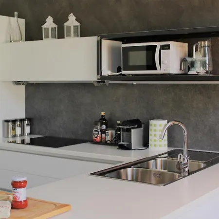 Palazzo Della Torre Elegant In Apartment Como