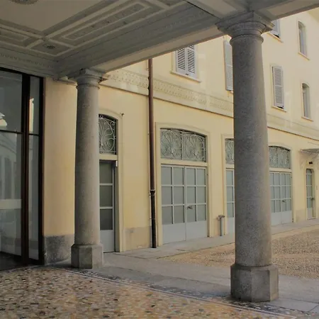 Palazzo Della Torre Elegant In Apartment *